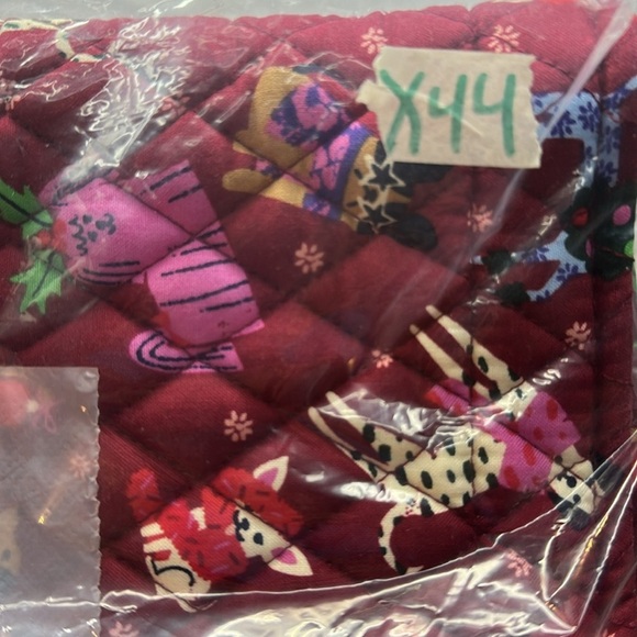 NWT, Vera Bradley, Large North South Tote, Holiday Hounds, Cotton - Picture 4 of 4